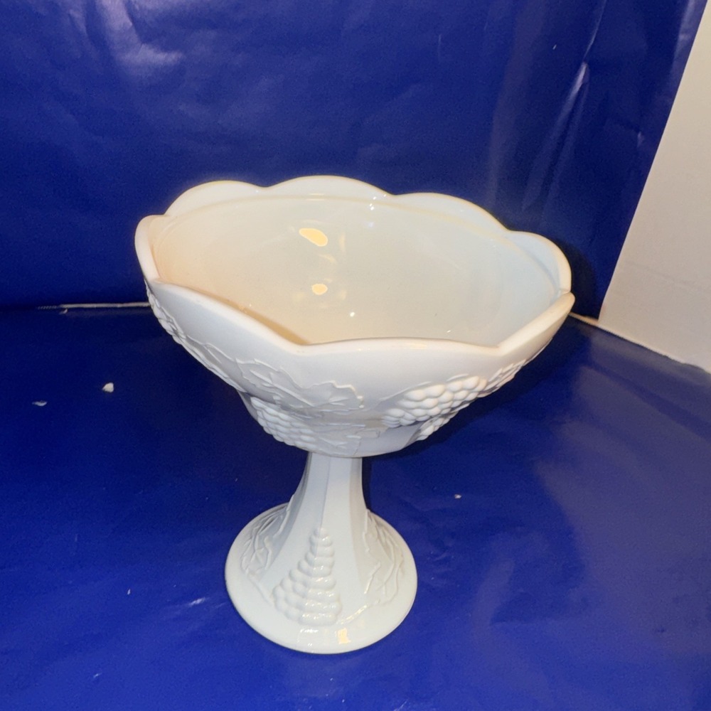 Indiana Glass Vintage Milk Glass Harvest Grape Large Pedestal Bowl 7.5in Tall